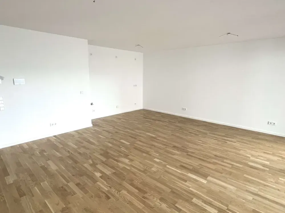 Großzügige Balkonwohnung mit TG-Stellplatz in Zentrumsnähe zu vermieten!