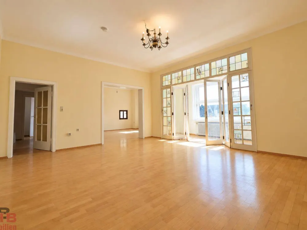 Vier Zimmer, beste Lage, viele Möglichkeiten - perfekt für eine WG!