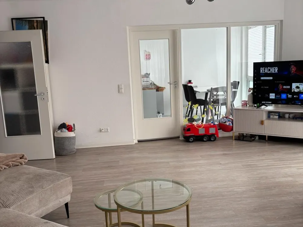 Helle 2-Zimmer-Wohnung mit Balkon in top Lage, ab 01.10./15.10.