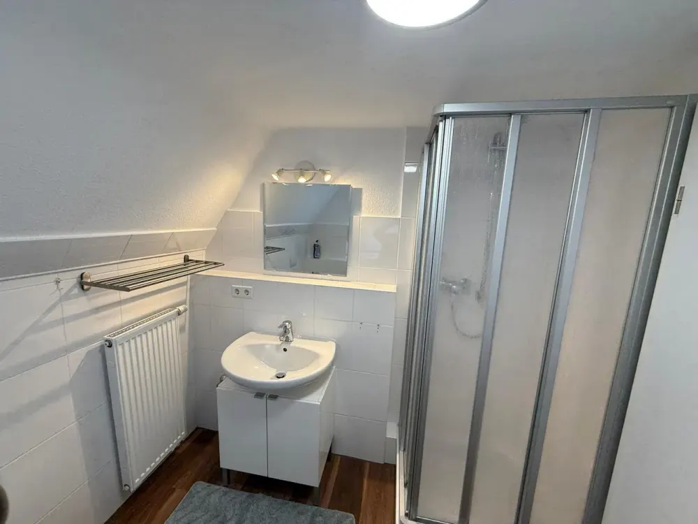 Frisch renovierte Wohnung für ein Paar, komplett möbliert und direkt bezugsfertig