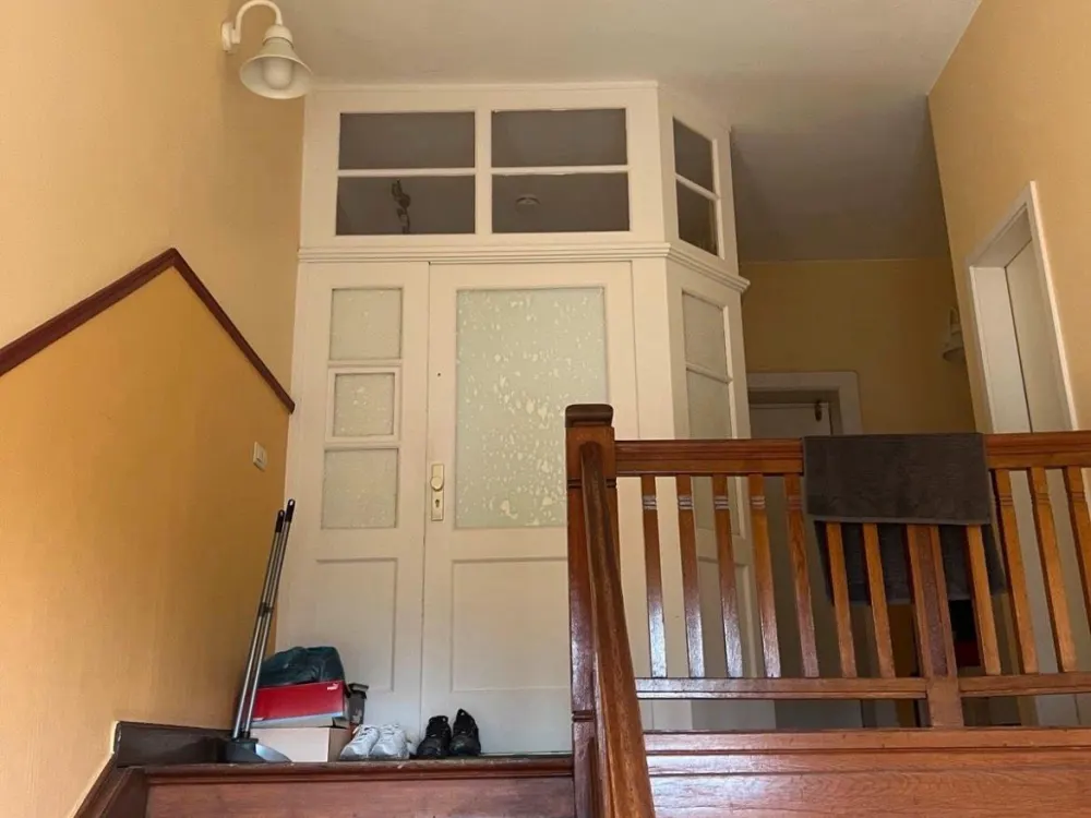 Helle 2-Zimmer-Wohnung/Altbau Charme