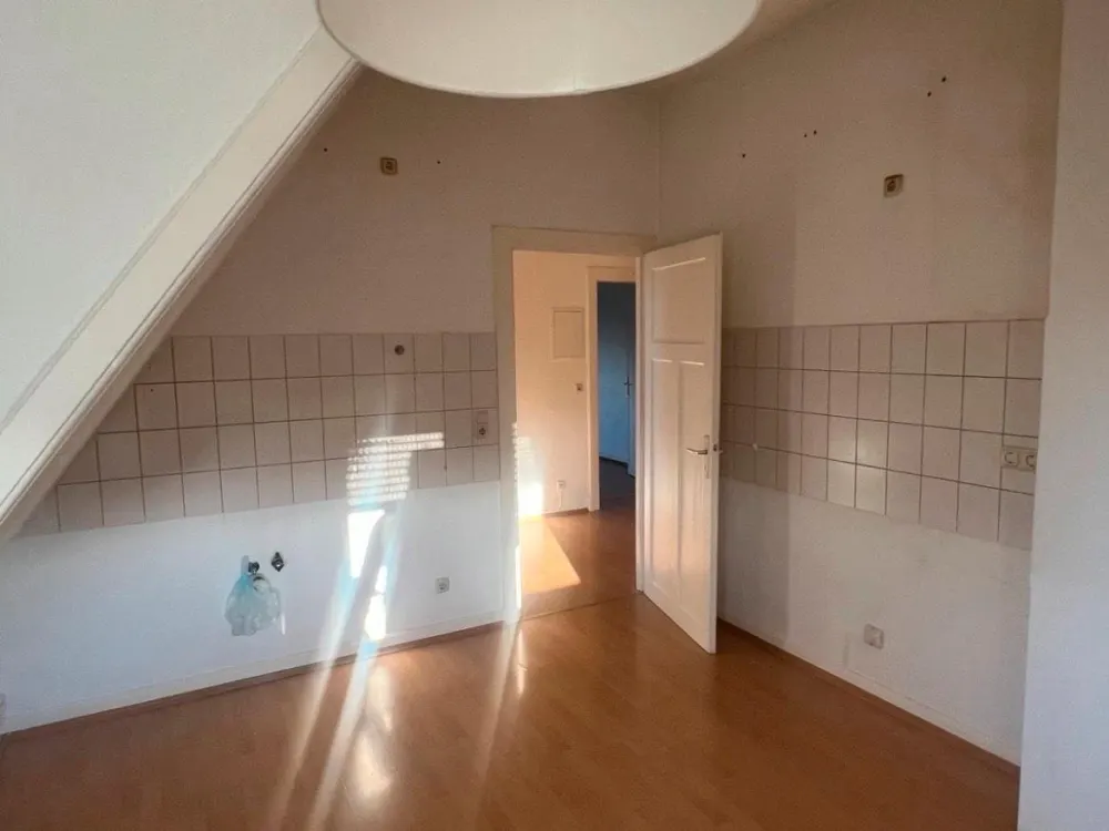 Helle 2-Zimmer-Wohnung/Altbau Charme