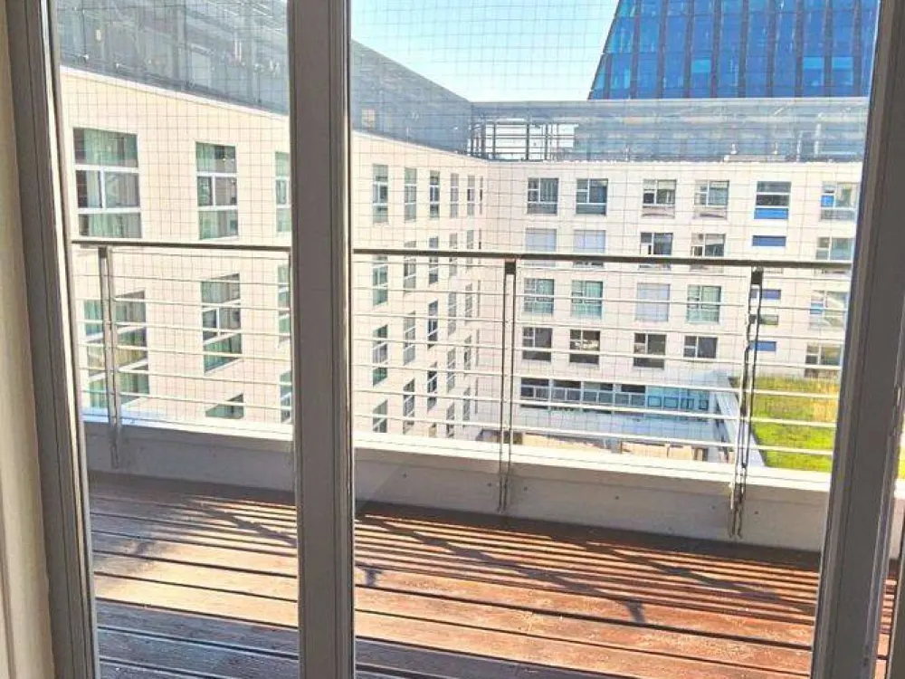 Großzügige 4-Zimmer-Wohnung mit Balkon nähe Gendarmenmarkt