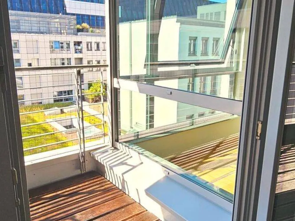 Großzügige 4-Zimmer-Wohnung mit Balkon nähe Gendarmenmarkt