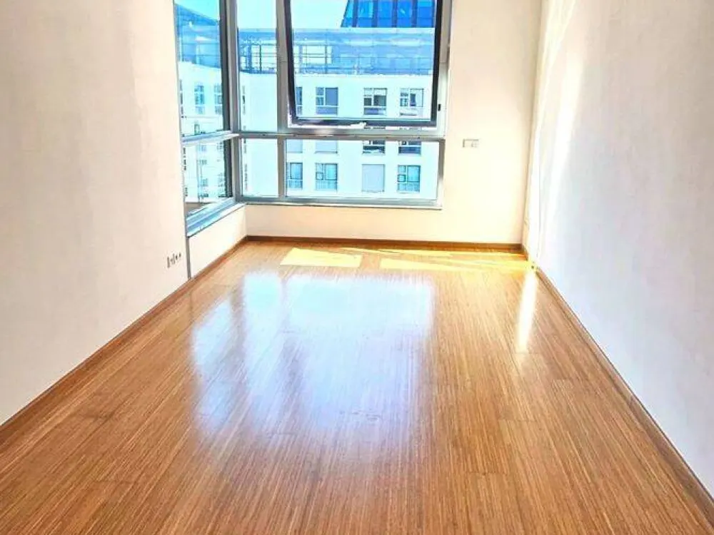 Großzügige 4-Zimmer-Wohnung mit Balkon nähe Gendarmenmarkt