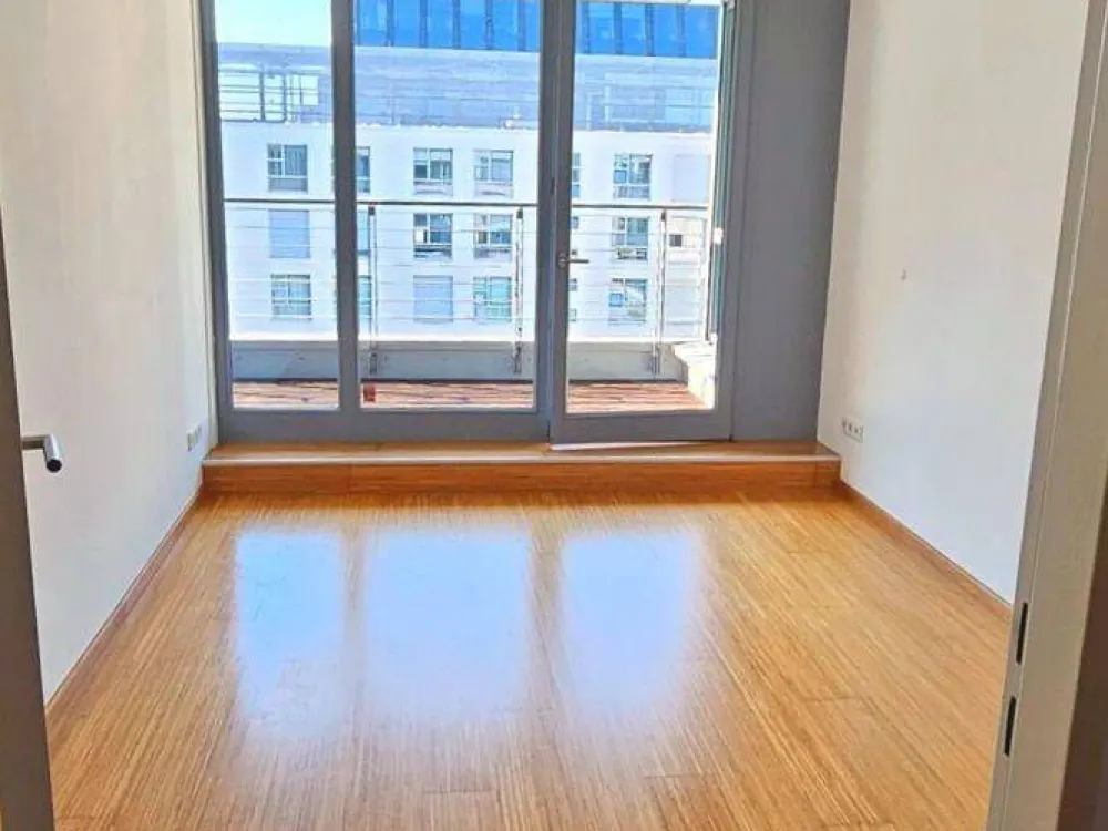 Großzügige 4-Zimmer-Wohnung mit Balkon nähe Gendarmenmarkt
