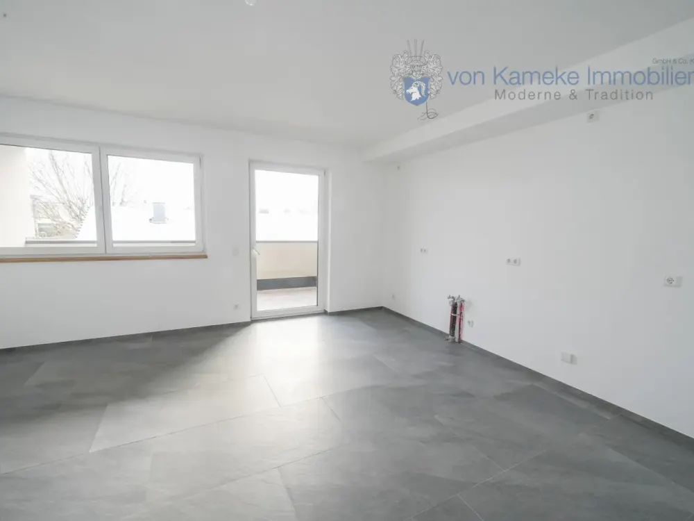 Exklusive 2,5-Zi.-Neubauwohnung (KfW 55), barrierefrei, Balkon, Aufzug & TG-Stellplatz