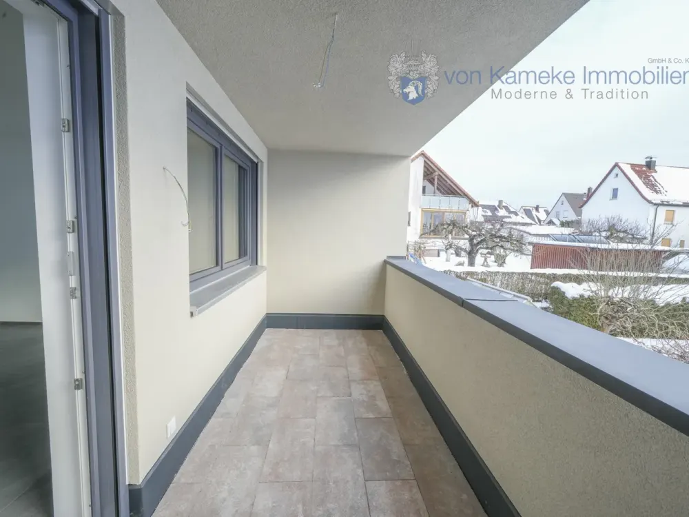 Exklusive 2,5-Zi.-Neubauwohnung (KfW 55), barrierefrei, Balkon, Aufzug & TG-Stellplatz