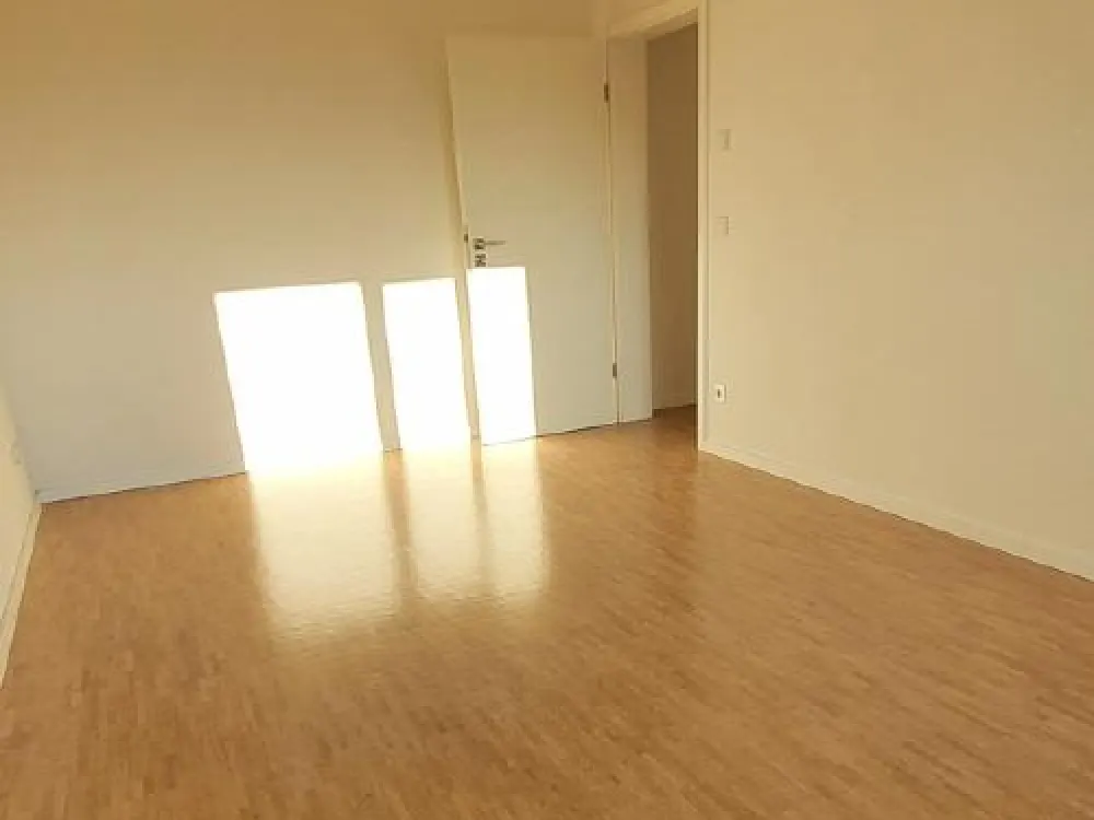 Komfortwohnen in Pesterwitz: Familienwohnung mit großem Balkon, 2 Bädern, Lift & TG