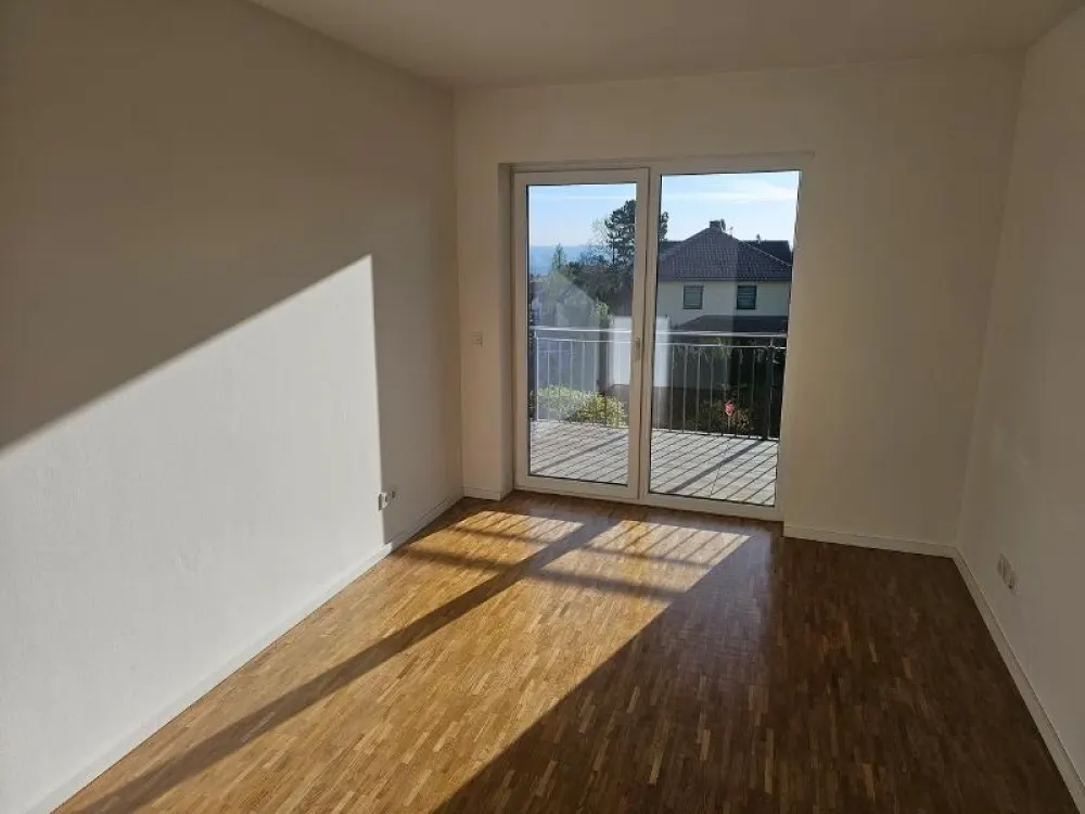 Komfortwohnen in Pesterwitz: Familienwohnung mit großem Balkon, 2 Bädern, Lift & TG