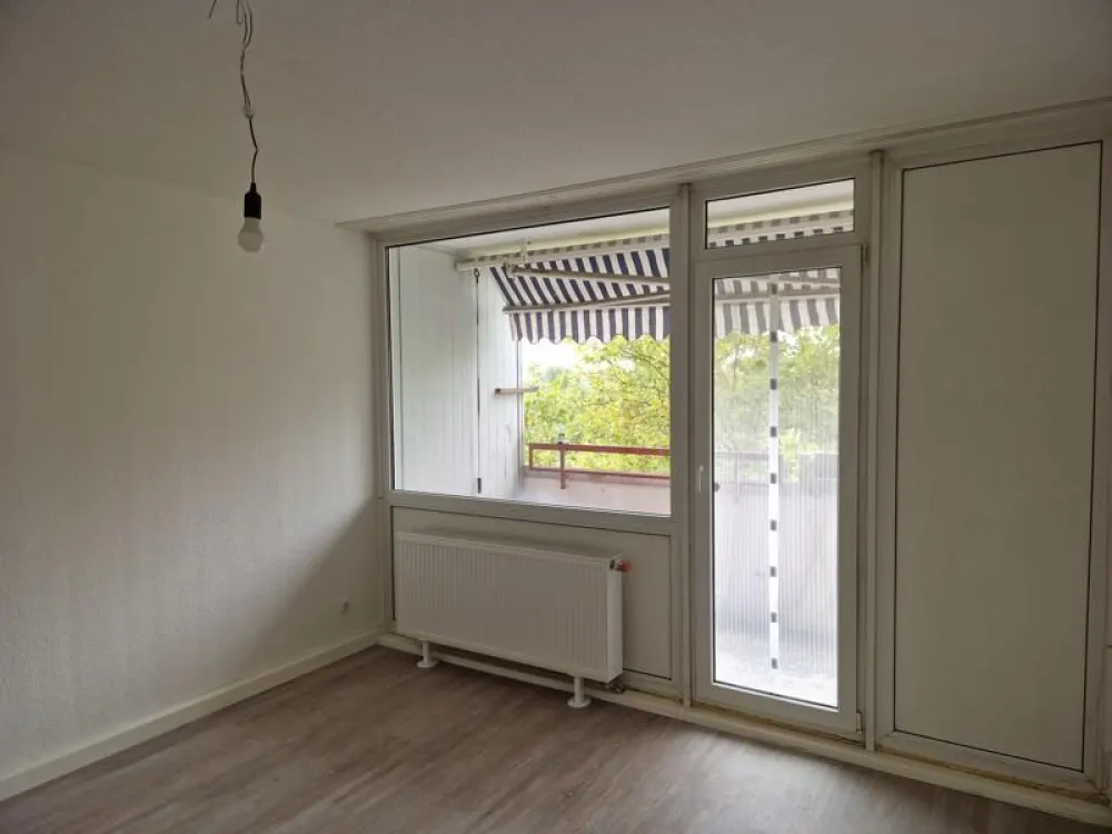 Hier fühlen Sie sich wohl und genießen den Ausblick: renoverte 3-Zimmer-Wohnung mir Balkon!