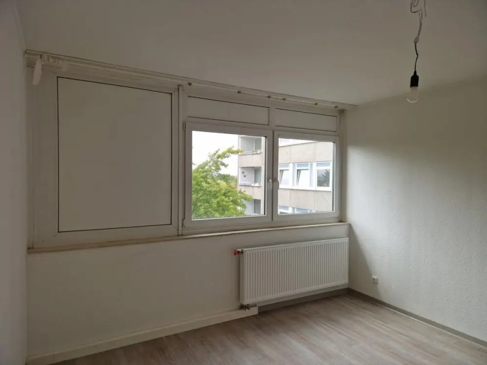 Hier fühlen Sie sich wohl und genießen den Ausblick: renoverte 3-Zimmer-Wohnung mir Balkon!