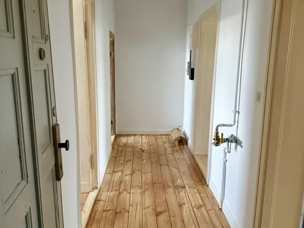 70 m², Erstbezug nach Kernsanierung, stilvolle DG-Wohnung, komplett möbliert