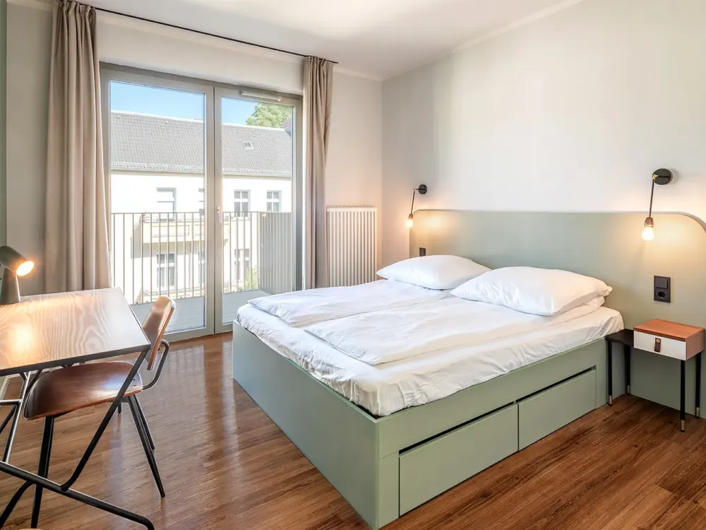 BESICHTIGUNGEN: Mi 9:00 & Fr 16:00 - Großzügige 2-Zimmer-Wohnung mit Balkon in Neukölln -unbefristet