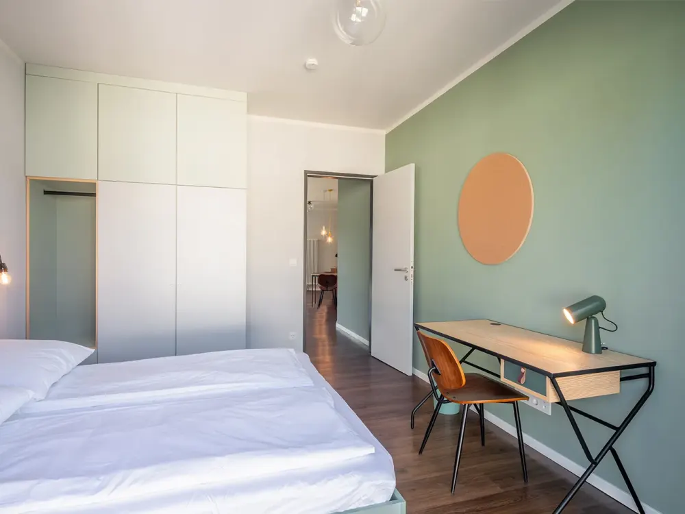 BESICHTIGUNGEN: Mi 9:00 & Fr 16:00 - Großzügige 2-Zimmer-Wohnung mit Balkon in Neukölln -unbefristet