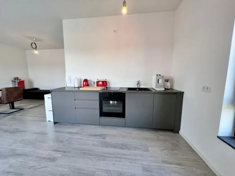 helle 2 Zimmer Dachgeschosswohnung mit Terrasse