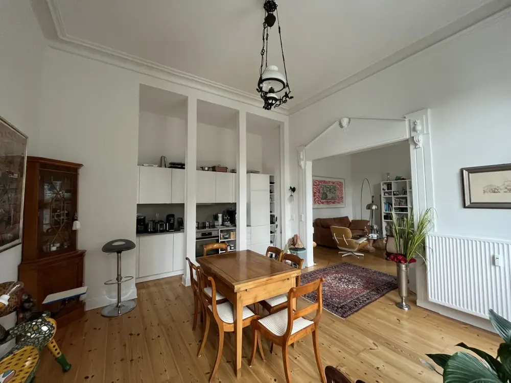 Stilvolle Altbauwohnung: 3,5 Zimmer in zentraler Lage von Winterhude