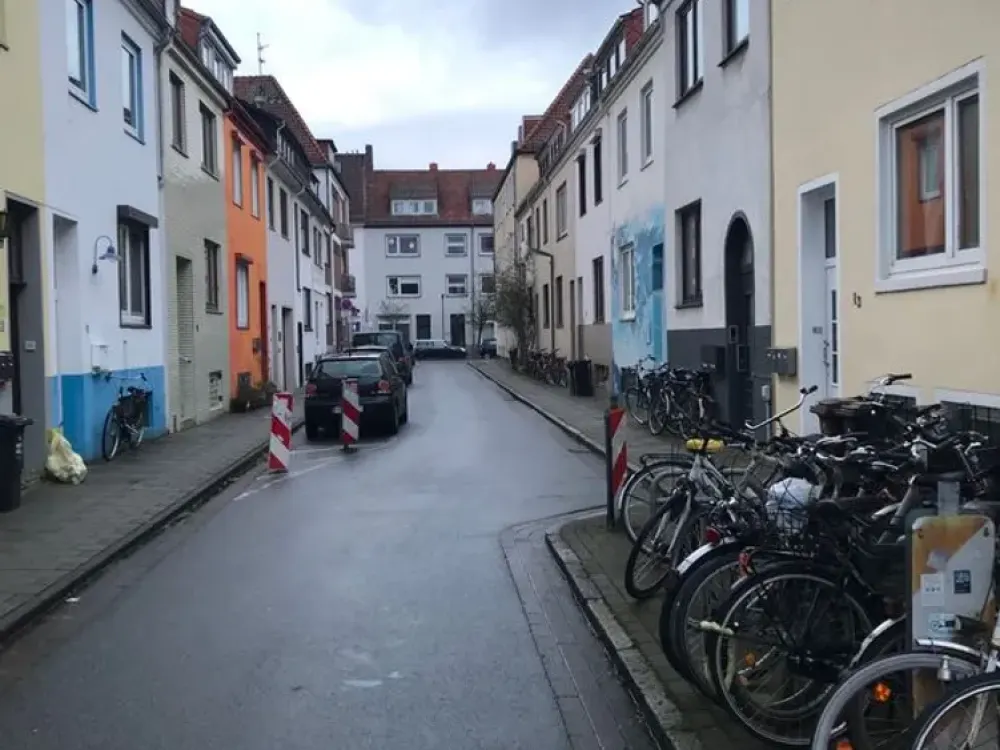 2-person shared flat centrally located in the Viertel, Raised ground floor, available from 01.07 - both rooms free