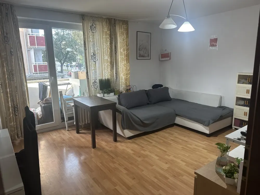2-Zimmer-Wohnung mit Balkon in Düsseldorf-Mörsenbroich