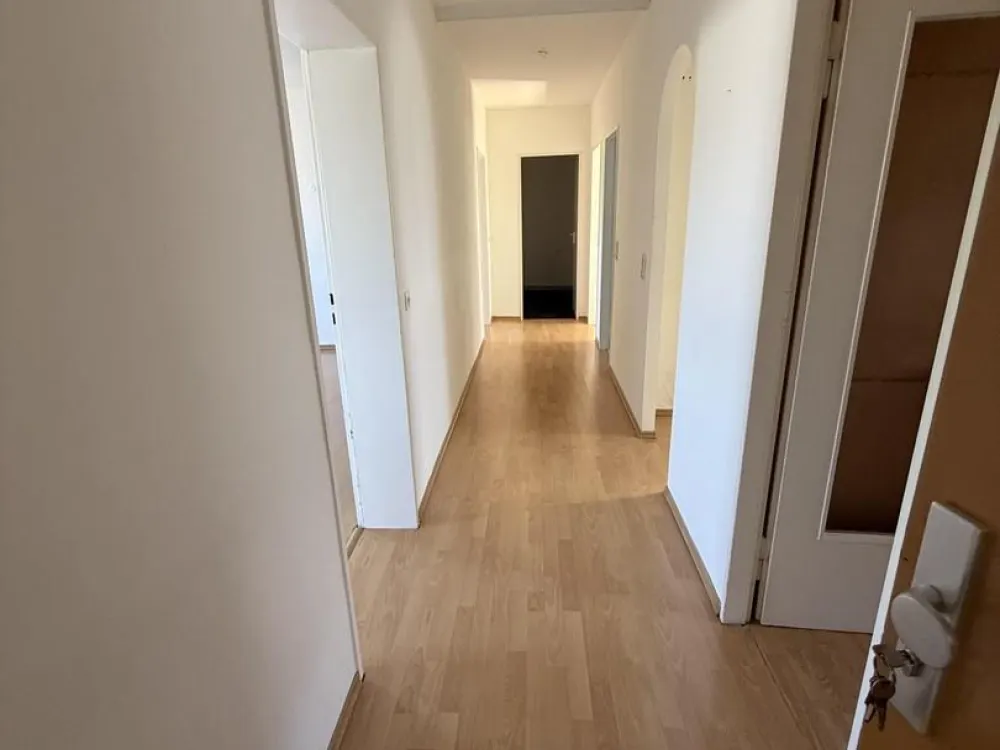 3-Zimmer-Wohnung im 4. OG mit Aufzug, mit Raum für eigene Ideen in zentraler Lage von Nürnberg