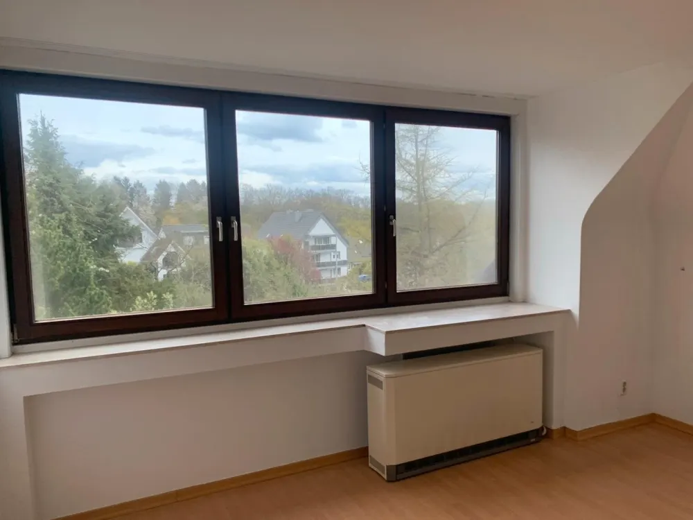 Dachwohnung mit Ausblick - 2 Zimmer- ruhige Lage in Haan