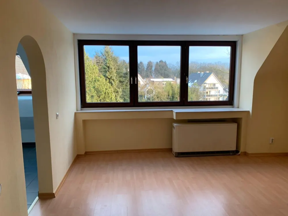 Dachwohnung mit Ausblick - 2 Zimmer- ruhige Lage in Haan