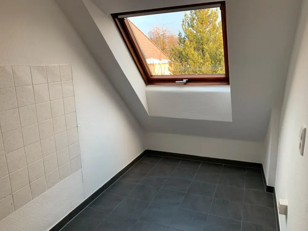 Dachwohnung mit Ausblick - 2 Zimmer- ruhige Lage in Haan