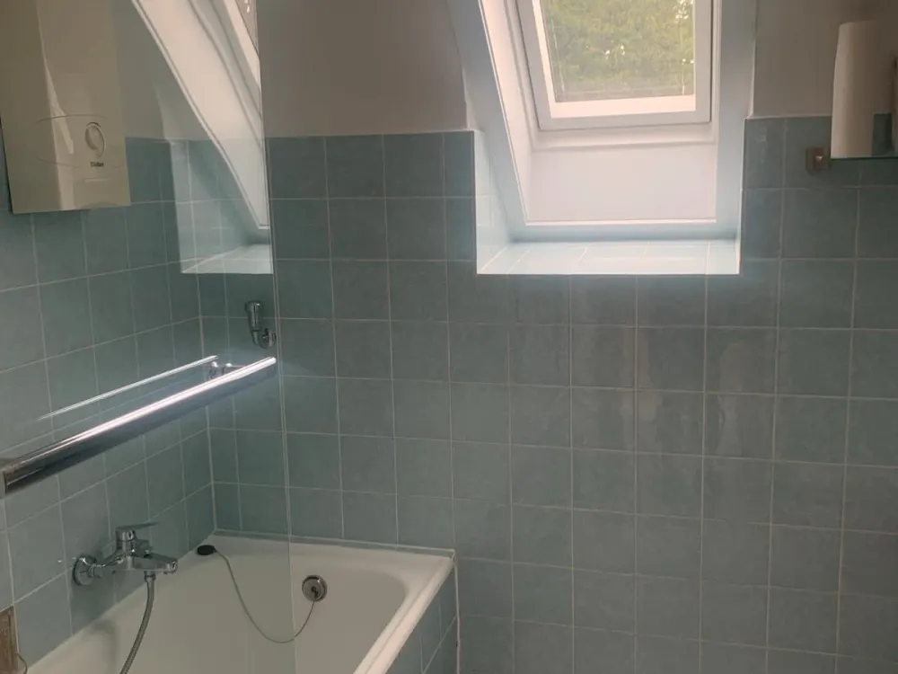 Dachwohnung mit Ausblick - 2 Zimmer- ruhige Lage in Haan