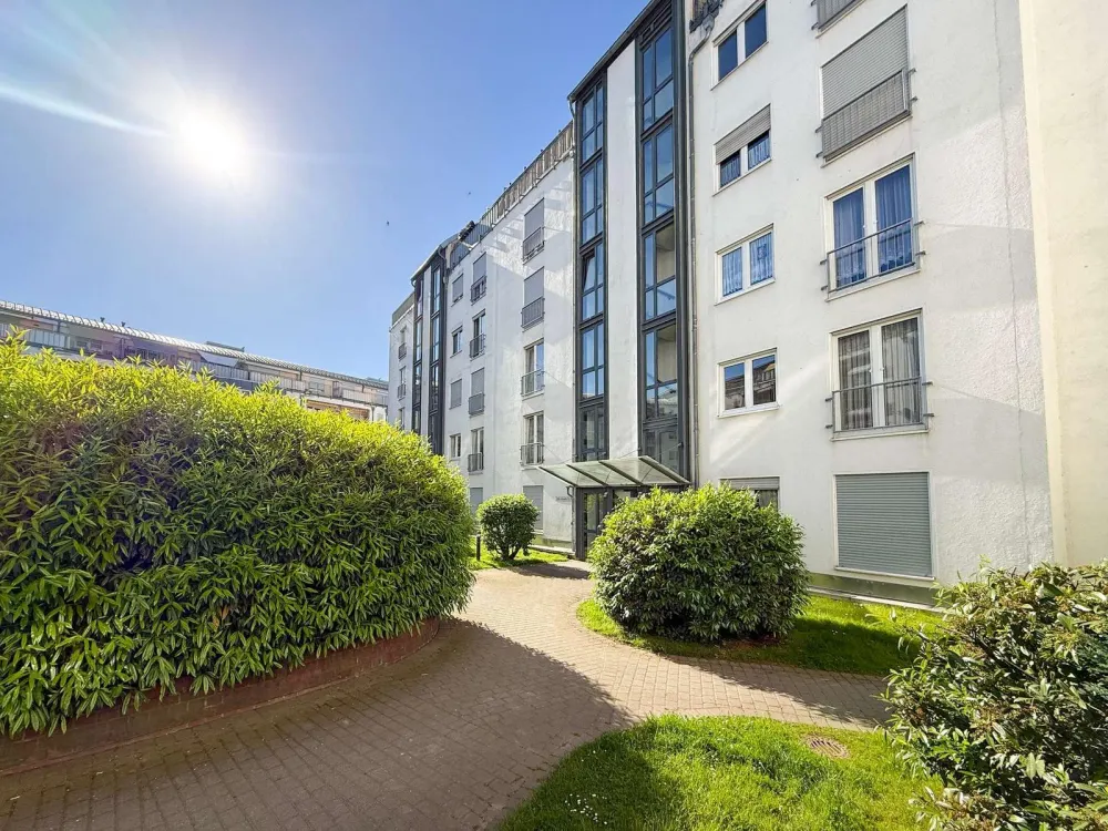 Helle 1-Raum-Wohnung | Aufzug | Wintergarten | Fernwärme
