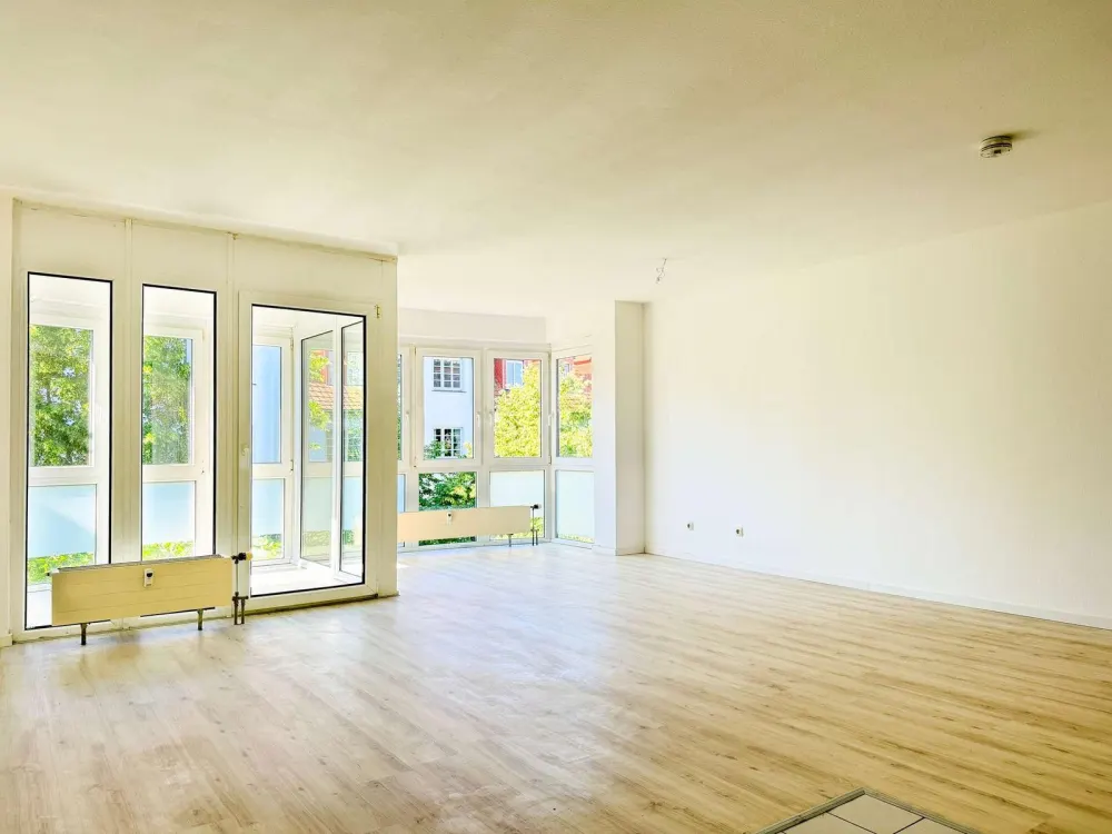 Helle 1-Raum-Wohnung | Aufzug | Wintergarten | Fernwärme