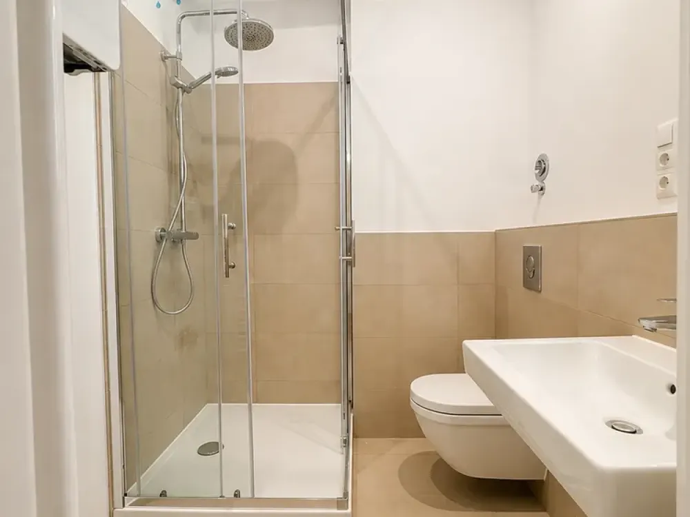 2 Zimmer mit offener Wohnküche und eigener Terrasse