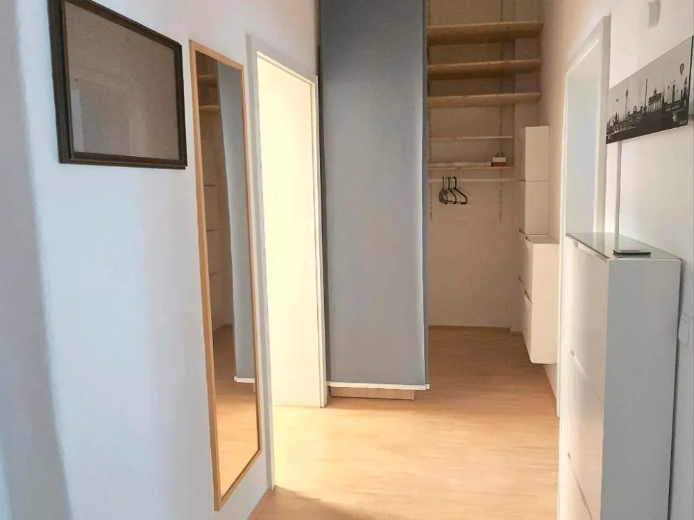 Möblierte 2-Zimmer-Wohnung mit Terrasse in ruhiger Lage