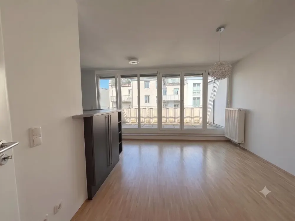 Helle 2-Zimmer-Maisonette mit 2 Terrassen in ruhiger Innenhoflage, Maxvorstadt