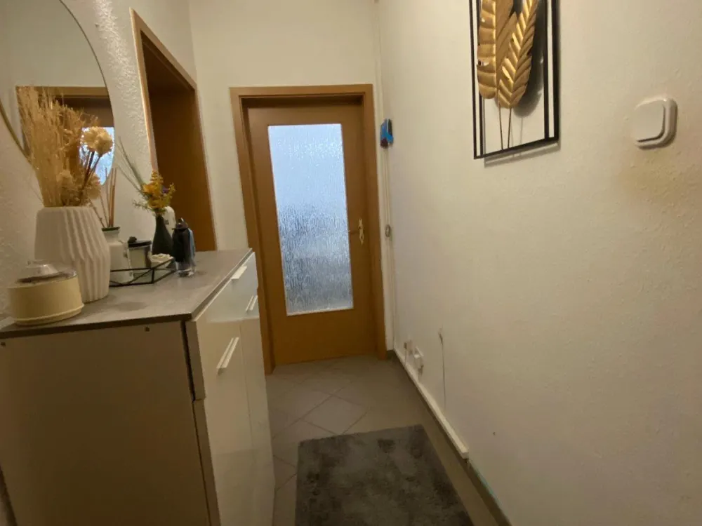 2,5-Zimmer-Wohnung mit kleinem Wintergarten