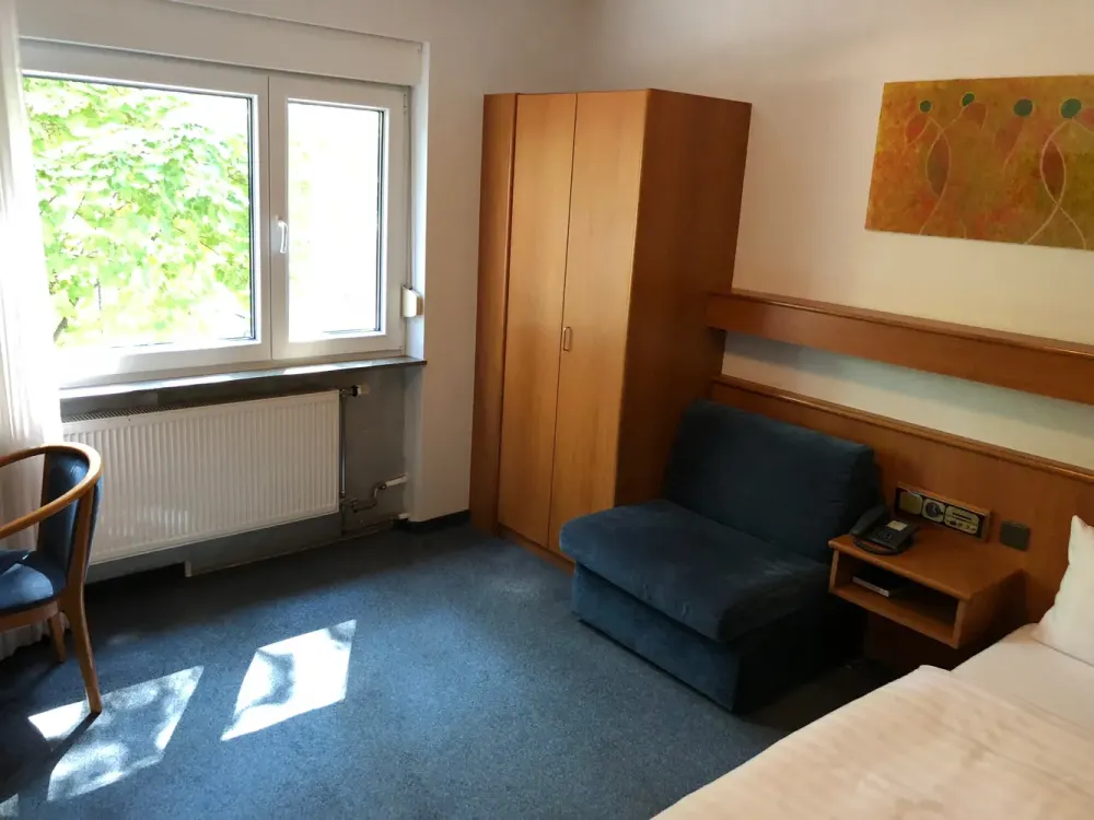 !! Möblierte 1-Zimmer Wohnung direkt am Kurpark Bad Vilbel !!
