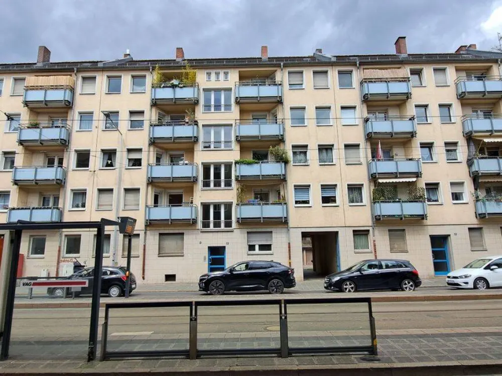 Großzügige 2-Zimmer-Wohnung im 4. Obergeschoss in 90459 Nürnberg