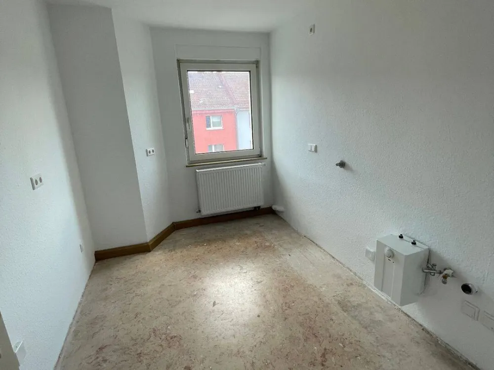 Großzügige 2-Zimmer-Wohnung im 4. Obergeschoss in 90459 Nürnberg