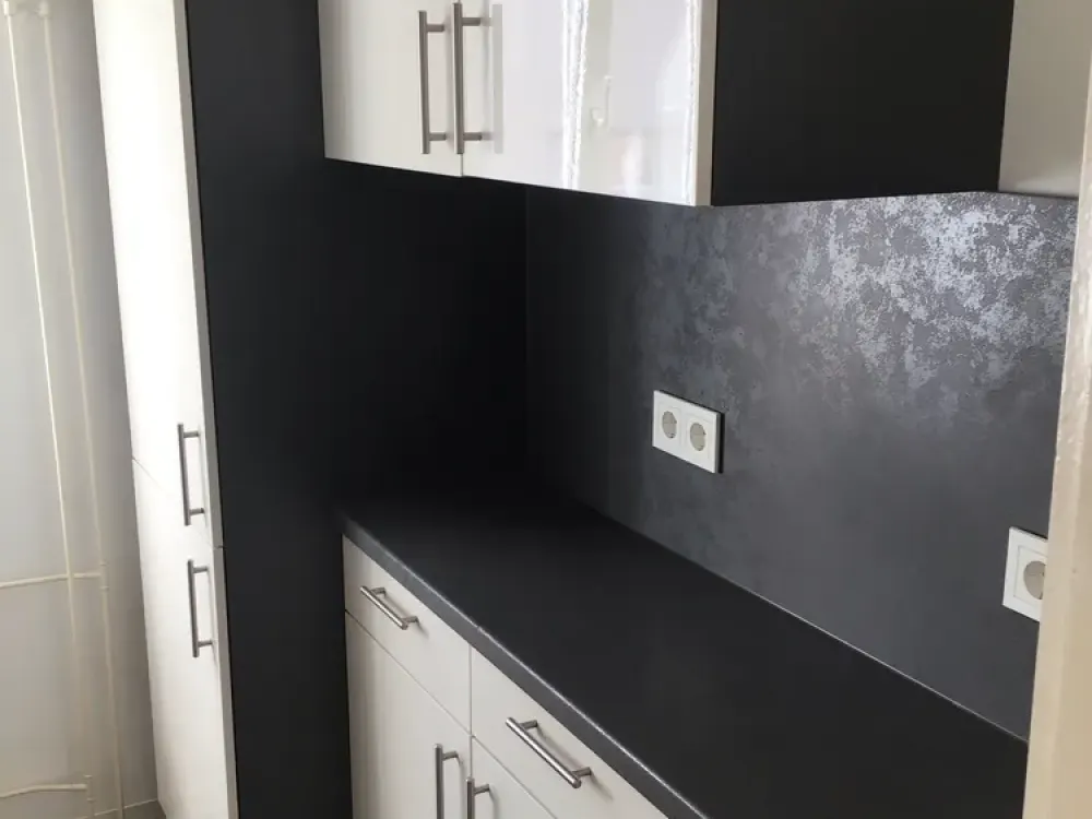 Renovierte 1-Zimmer-Single-Wohnung mit Einbauküche ab sofort frei