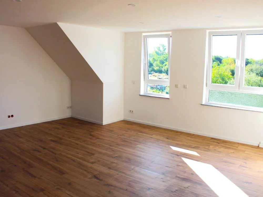 67 m² helle 2-ZKB-Dachgeschosswohnung + ca. 33 m² Spitzboden | EB