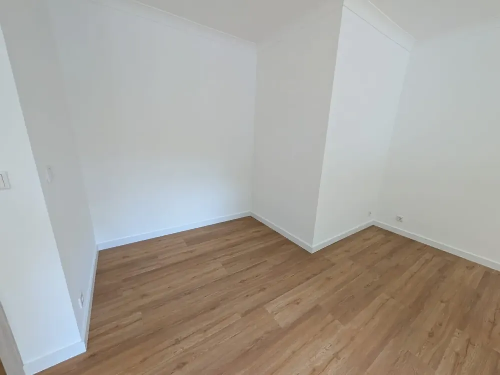 SOFORT FREI - Frisch sanierte Single-Wohnung mit EBK und Balkon