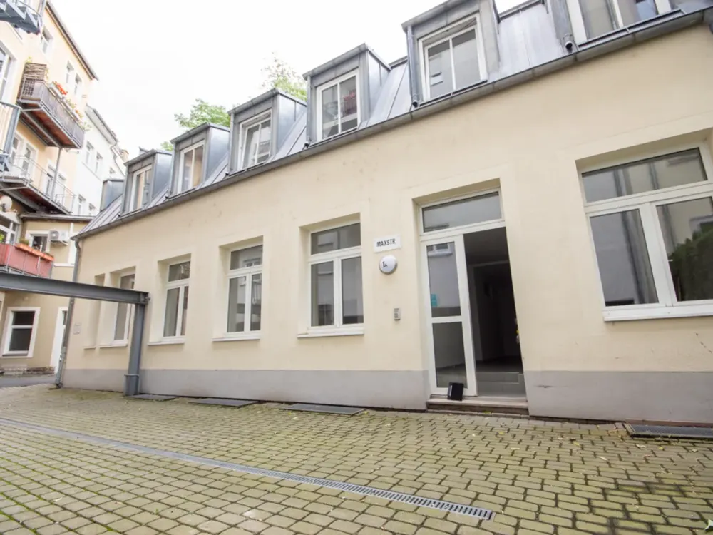 WG's aufgepasst I eigenes Hinterhaus | offene Küche | 2 Bäder | ab sofort