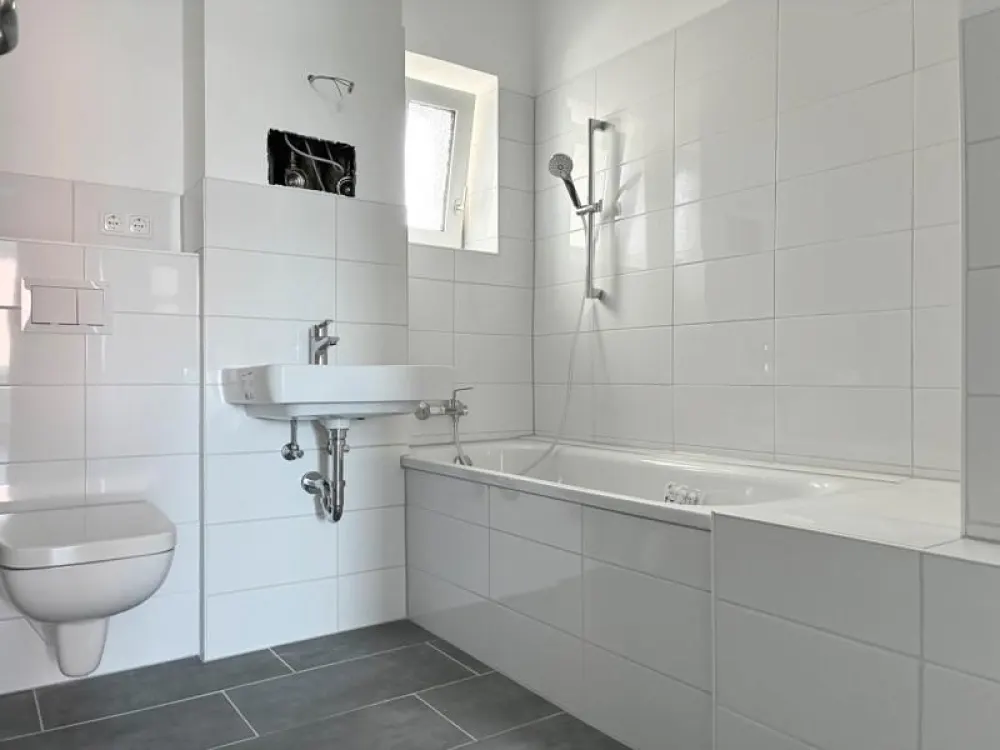 Renovierte und gut geschnittene 2-Zimmer-Wohnung ab sofort frei
