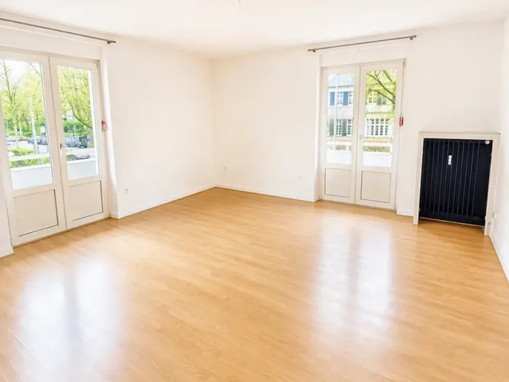 Wohnen in Bestlage, Großzügige 6-Zimmer-Wohnung mit Balkon in Krefeld-Bockum