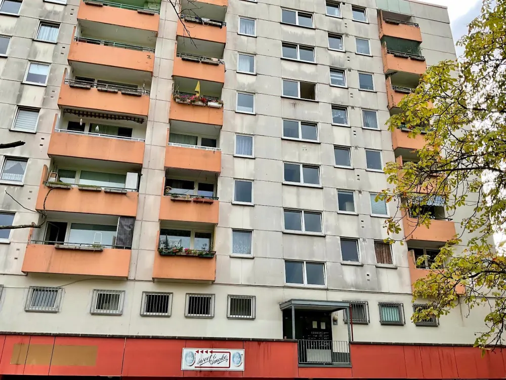 2-Room Apartment Seeks Tenant