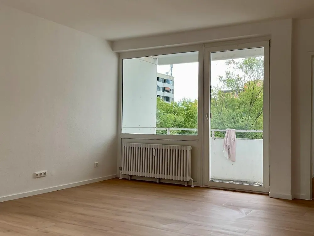 2-Room Apartment Seeks Tenant