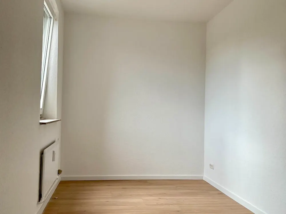 2-Room Apartment Seeks Tenant