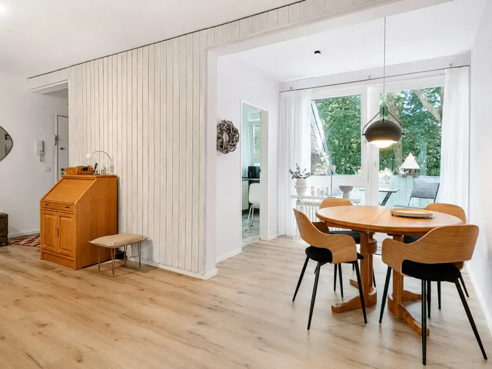 Gemütliche 3-Zimmer-Dachgeschosswohnung mit Balkon und Tiefgaragenstellplatz