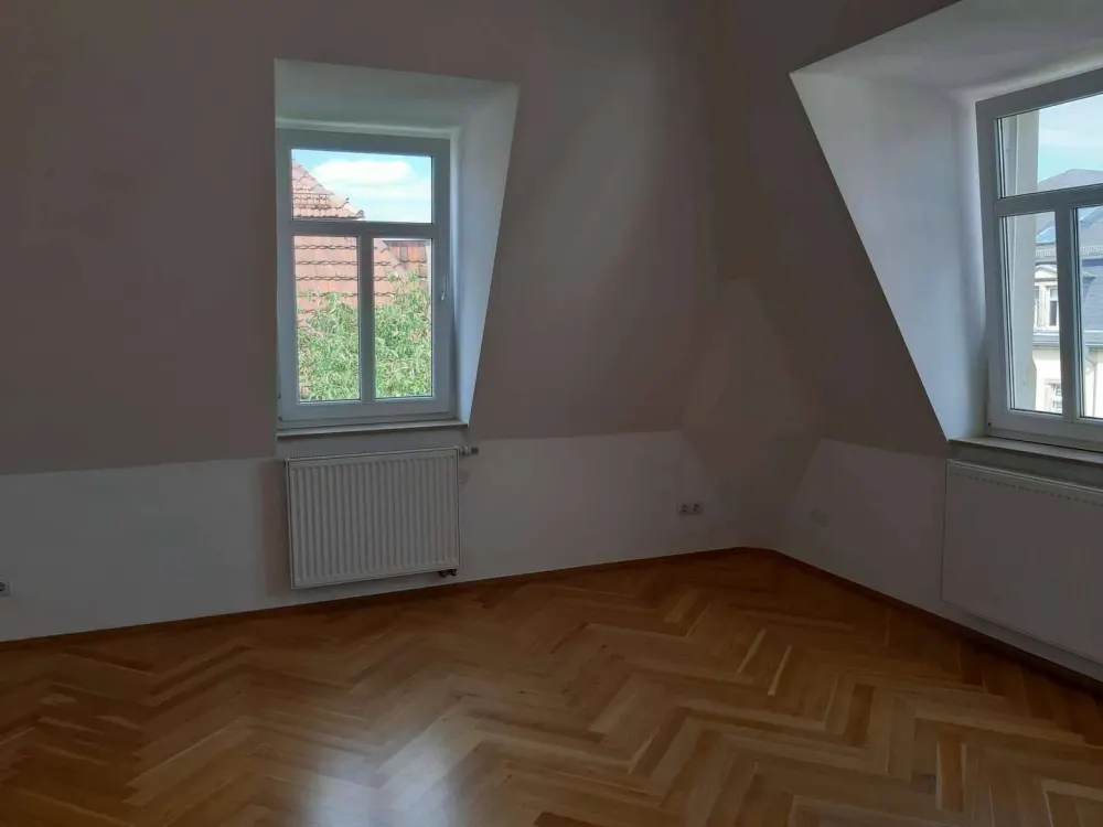 Erstbezug, attraktive,liebevoll komplett sanierte Altbauwohnung in Dresden!