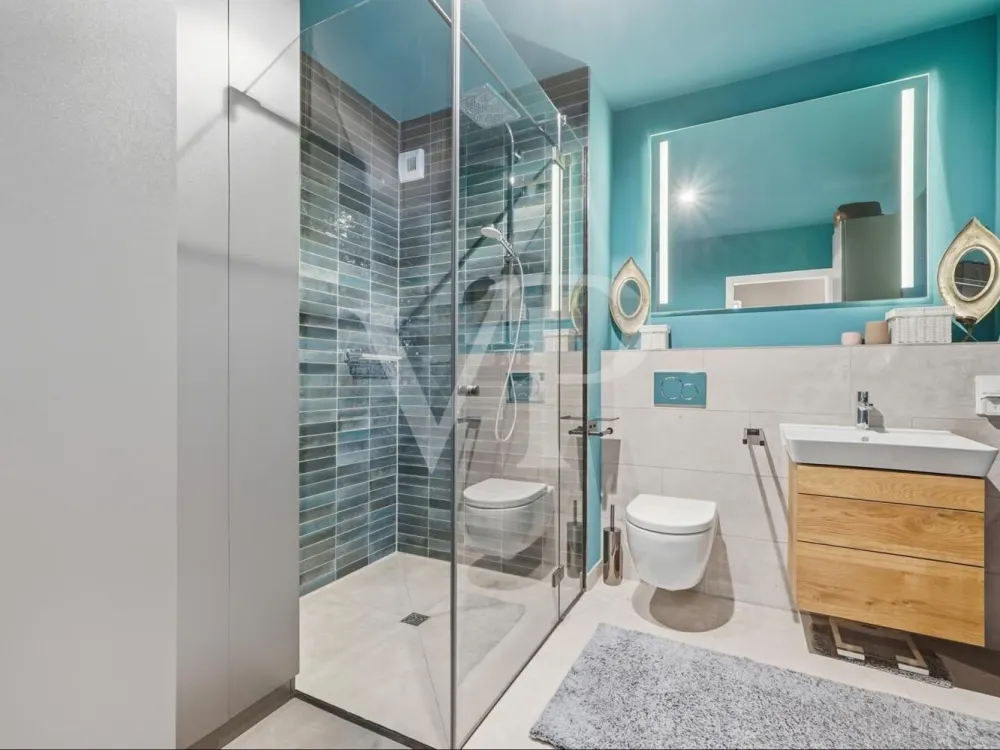 Modern 4-Room Apartment with High-End Features