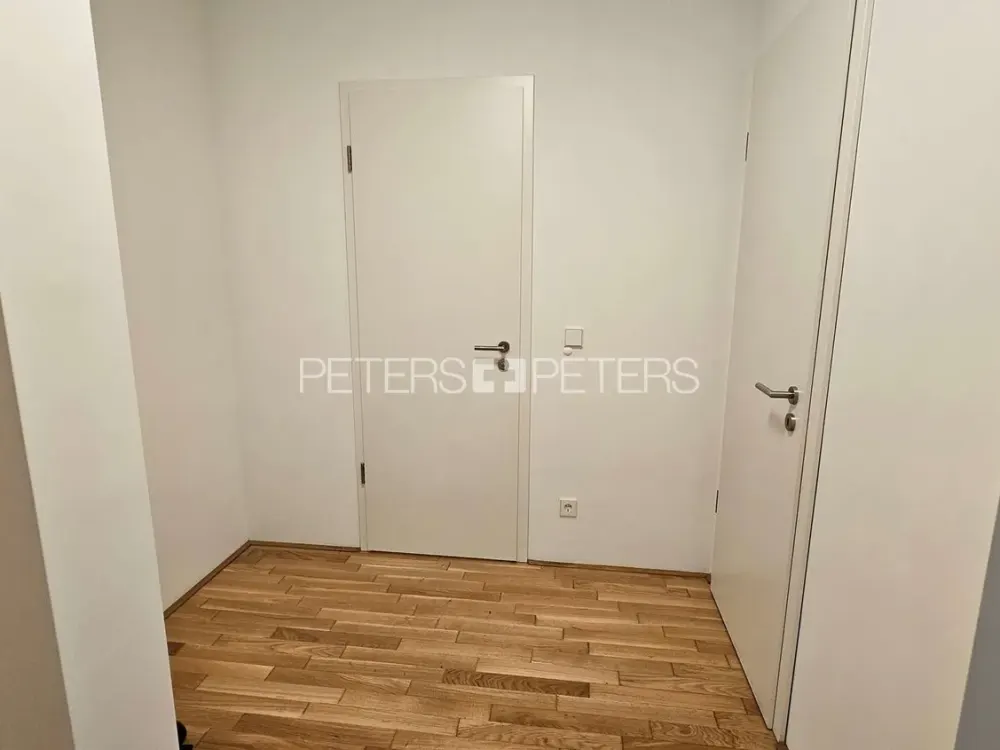 + Spacious and directly on the water +